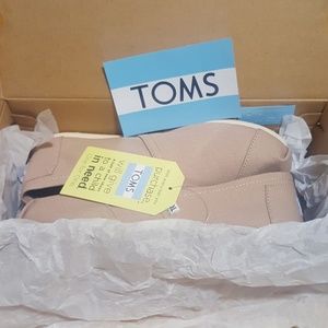 NWT Toms in Box